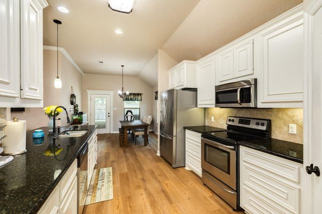 117 Blue Jay Court, Richwood, TX 77566