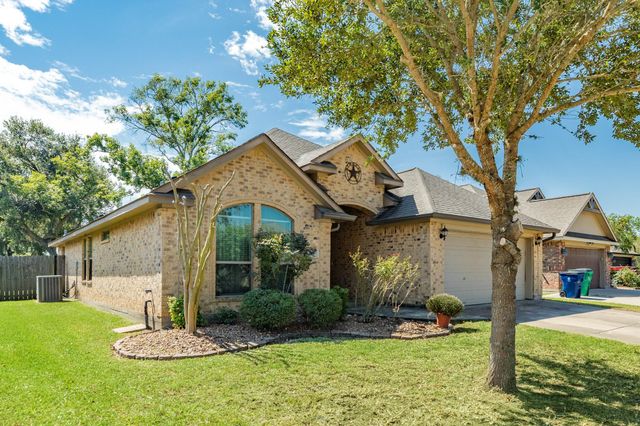 117 Blue Jay Court, Richwood, TX 77566