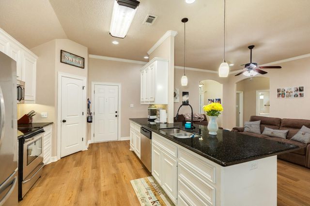 117 Blue Jay Court, Richwood, TX 77566