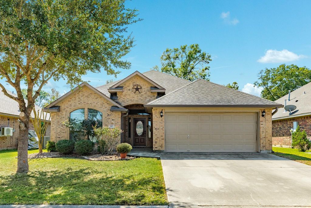 117 Blue Jay Court, Richwood, TX 77566