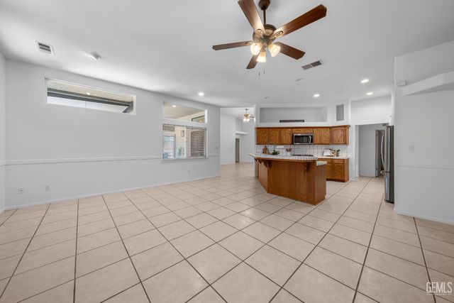15502 Clarisse Street, Bakersfield, CA 93314