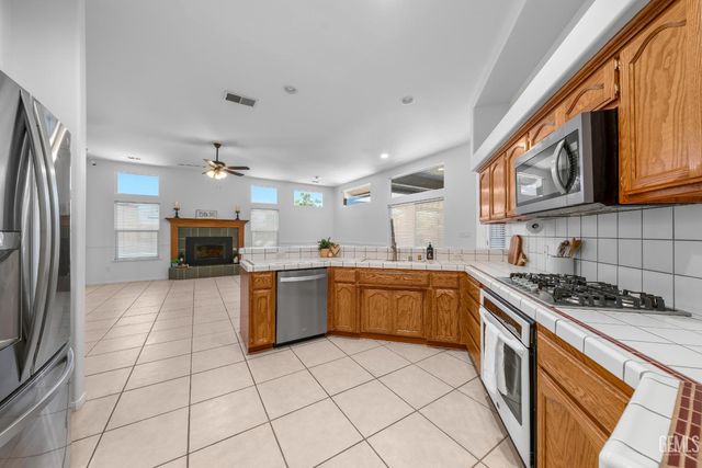 15502 Clarisse Street, Bakersfield, CA 93314