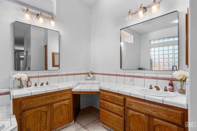 15502 Clarisse Street, Bakersfield, CA 93314