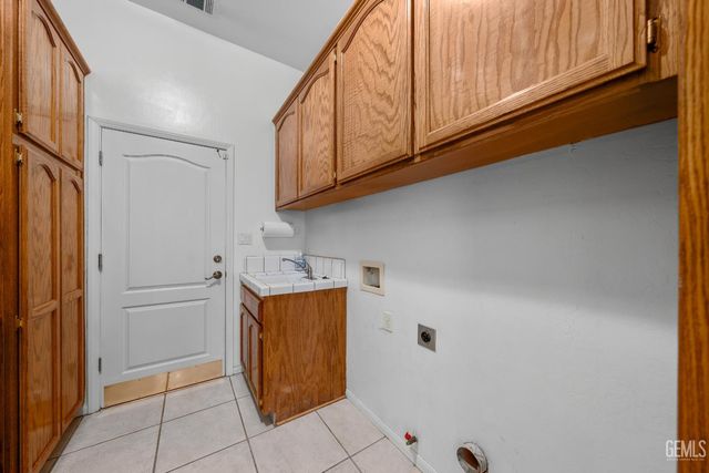 15502 Clarisse Street, Bakersfield, CA 93314