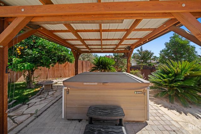 15502 Clarisse Street, Bakersfield, CA 93314