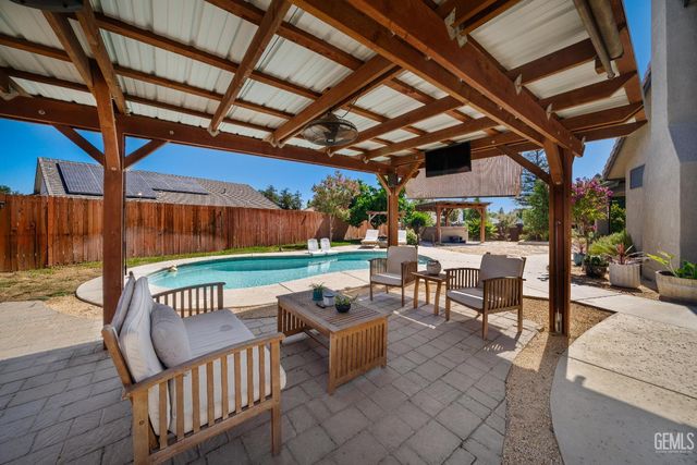 15502 Clarisse Street, Bakersfield, CA 93314