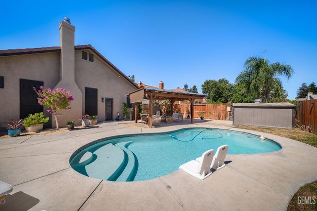 15502 Clarisse Street, Bakersfield, CA 93314