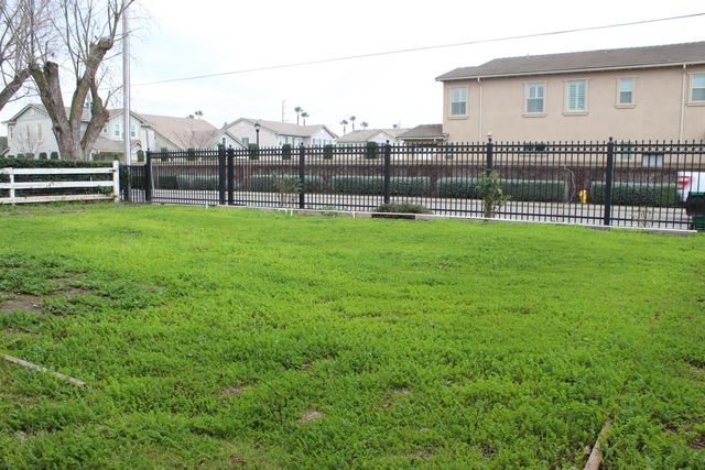 681 Taylor, Lodi, CA 95242