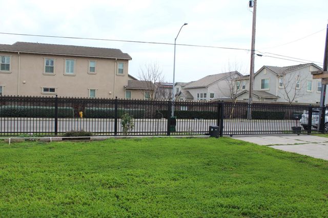 681 Taylor, Lodi, CA 95242