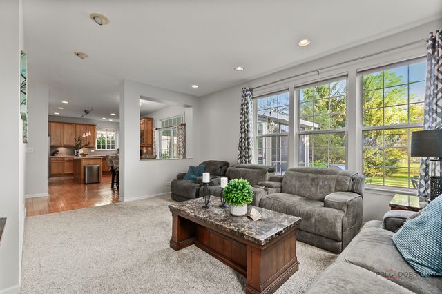332 colonial Drive, Vernon Hills, IL 60061