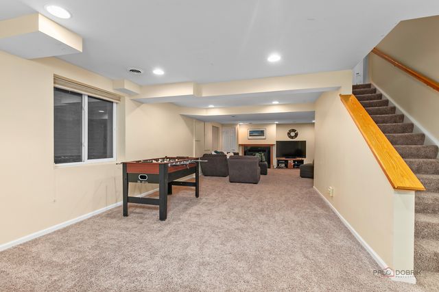 332 colonial Drive, Vernon Hills, IL 60061
