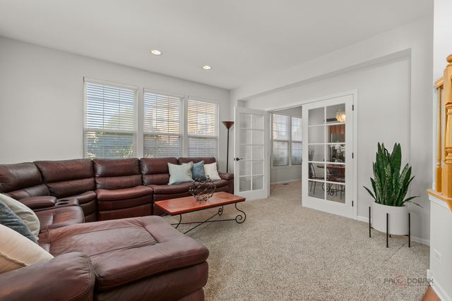 332 colonial Drive, Vernon Hills, IL 60061