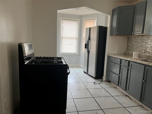 20008 Spencer Street, Detroit, MI 48234