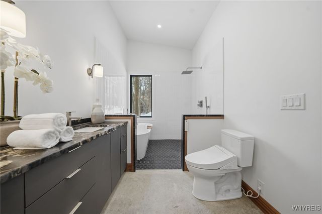 1221 Rice Road, Elma, NY 14059