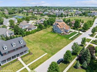 1050 Kilarney Road, Chesterton, IN 46304