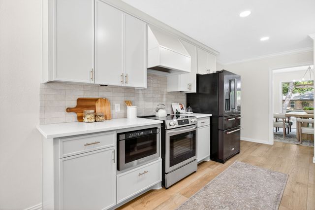 4316 Winding Way, Benbrook, TX 76126