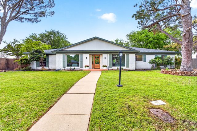 4316 Winding Way, Benbrook, TX 76126