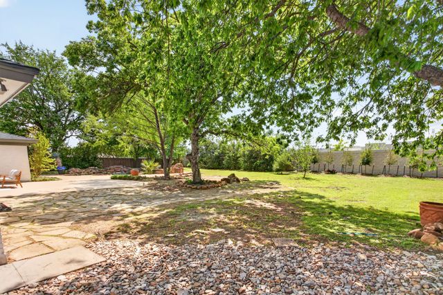 4316 Winding Way, Benbrook, TX 76126
