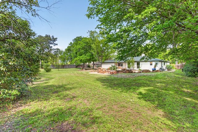 4316 Winding Way, Benbrook, TX 76126