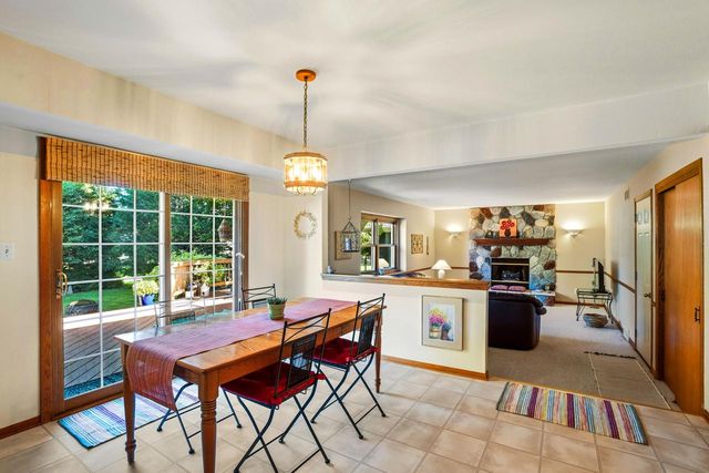 2728 Stonebridge DRIVE, Racine, WI 53404