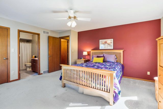 2728 Stonebridge DRIVE, Racine, WI 53404
