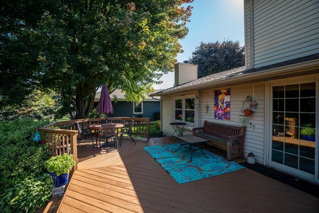 2728 Stonebridge DRIVE, Racine, WI 53404