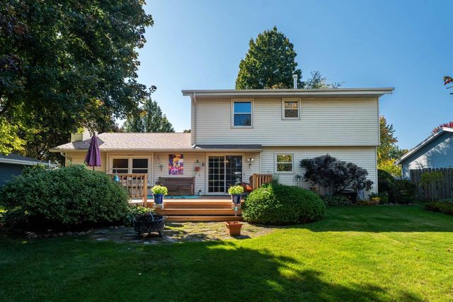 2728 Stonebridge DRIVE, Racine, WI 53404