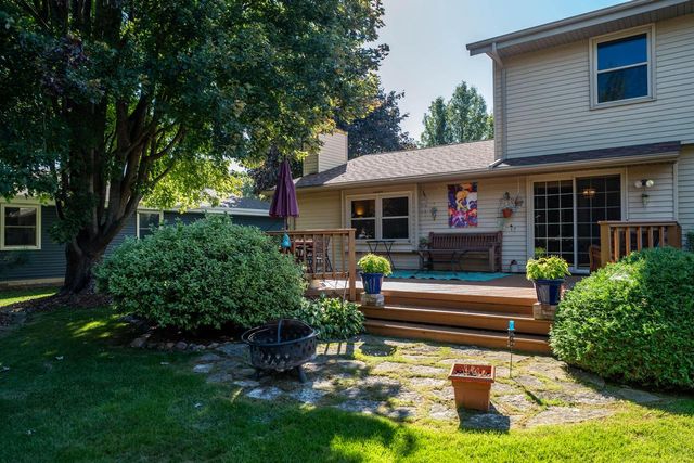 2728 Stonebridge DRIVE, Racine, WI 53404
