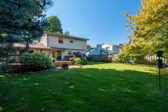 2728 Stonebridge DRIVE, Racine, WI 53404