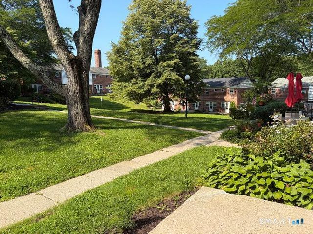 51-71 Park Avenue OM8, Danbury, CT 06810