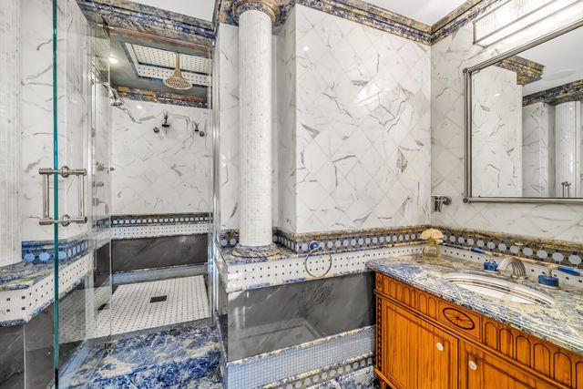 721 5TH Avenue 63AB, New York City, NY 10022