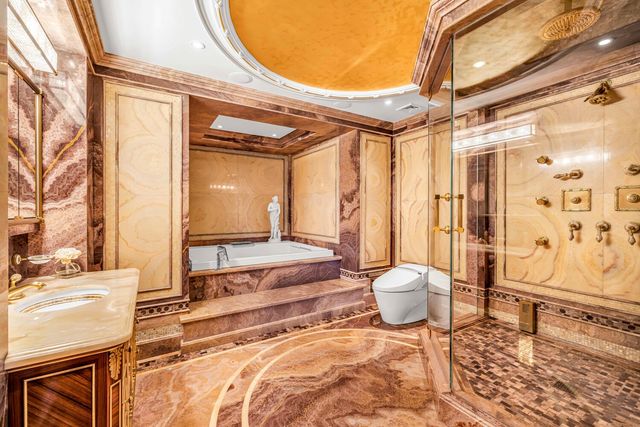 721 5TH Avenue 63AB, New York City, NY 10022