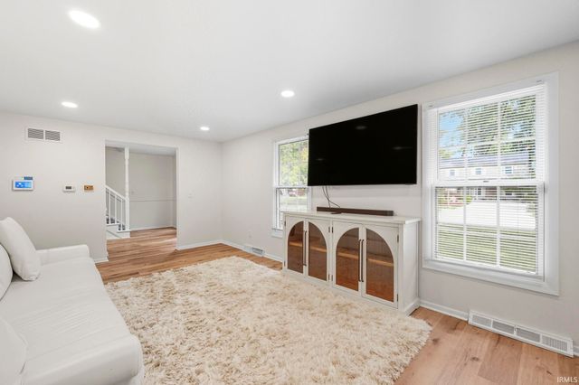 6038 Monarch Drive, Fort Wayne, IN 46815