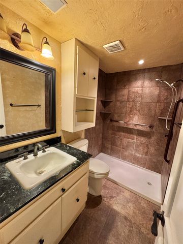 122 Pawnee Trail, Gainesville, TX 76240