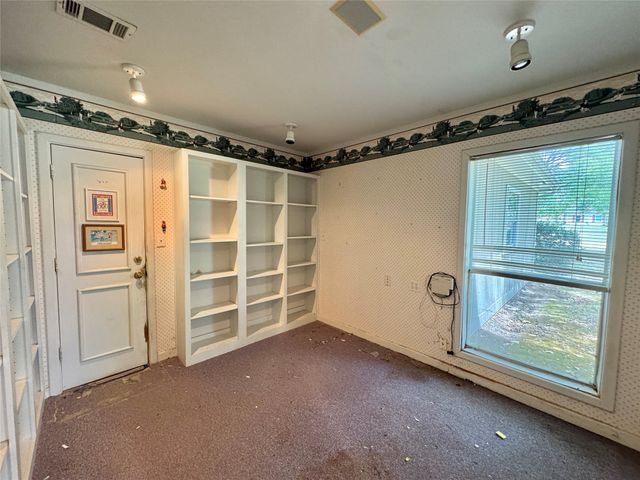 122 Pawnee Trail, Gainesville, TX 76240