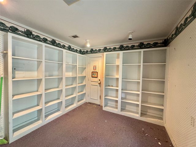 122 Pawnee Trail, Gainesville, TX 76240