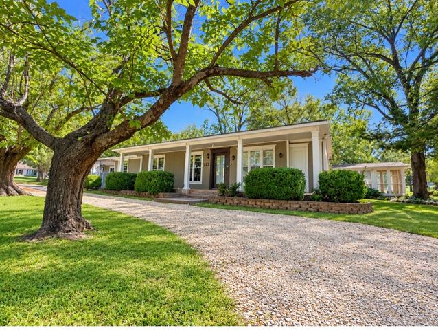 122 Pawnee Trail, Gainesville, TX 76240