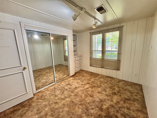 122 Pawnee Trail, Gainesville, TX 76240
