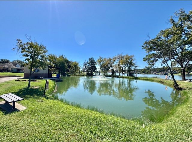 122 Pawnee Trail, Gainesville, TX 76240