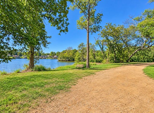 122 Pawnee Trail, Gainesville, TX 76240