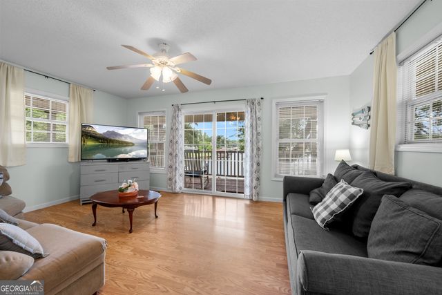 224 Roberts Point Road, Jackson, GA 30233