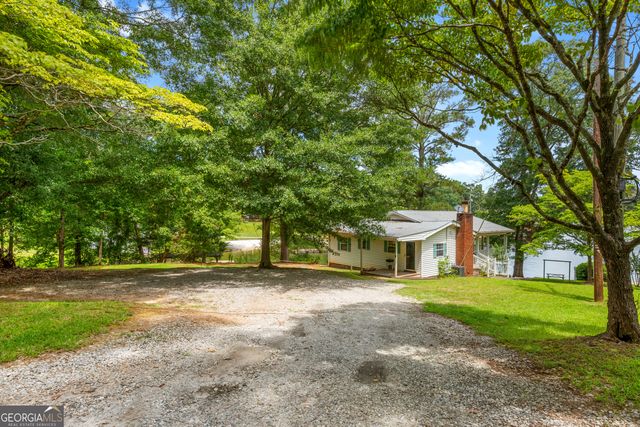 224 Roberts Point Road, Jackson, GA 30233