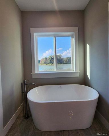 001 Leith St, Brighton, MI 48116