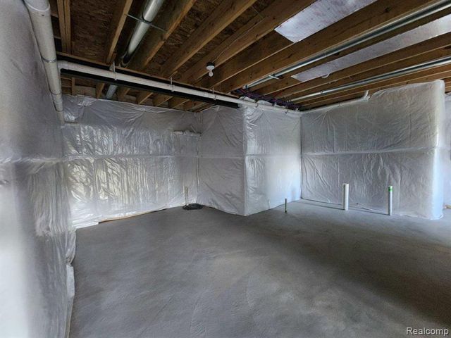 001 Leith St, Brighton, MI 48116