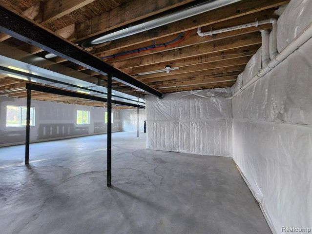 001 Leith St, Brighton, MI 48116