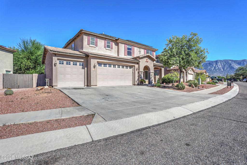 3551 E Mecate Road, Tucson, AZ 85739