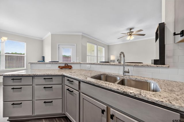 6151 Hamilton Meadows Way, Tyler, TX 75703
