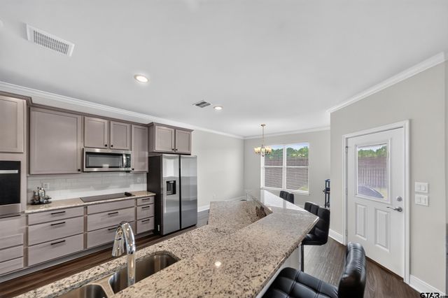 6151 Hamilton Meadows Way, Tyler, TX 75703