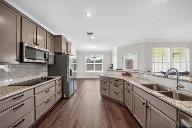 6151 Hamilton Meadows Way, Tyler, TX 75703