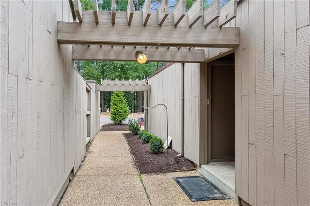 104 Harrops Gln, Williamsburg, VA 23185